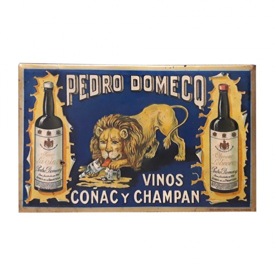 Carteles vinos, coñac y champan de Pedro Domecq. Imagen de un león bebiendo del licor.